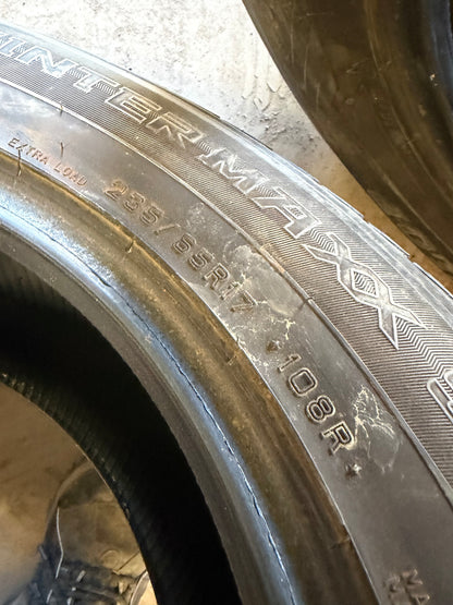 4 pneus d hiver 235/65r17 dunlop en tres bon etat