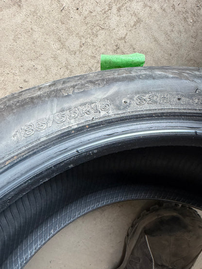 4 pneus d hiver 185/55r15 Bridgestone a l etat neuf