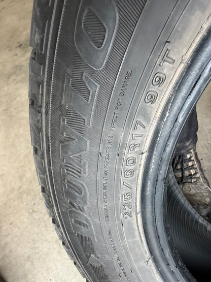 4 pneus d hiver 225/60r17 dunlop en bon état