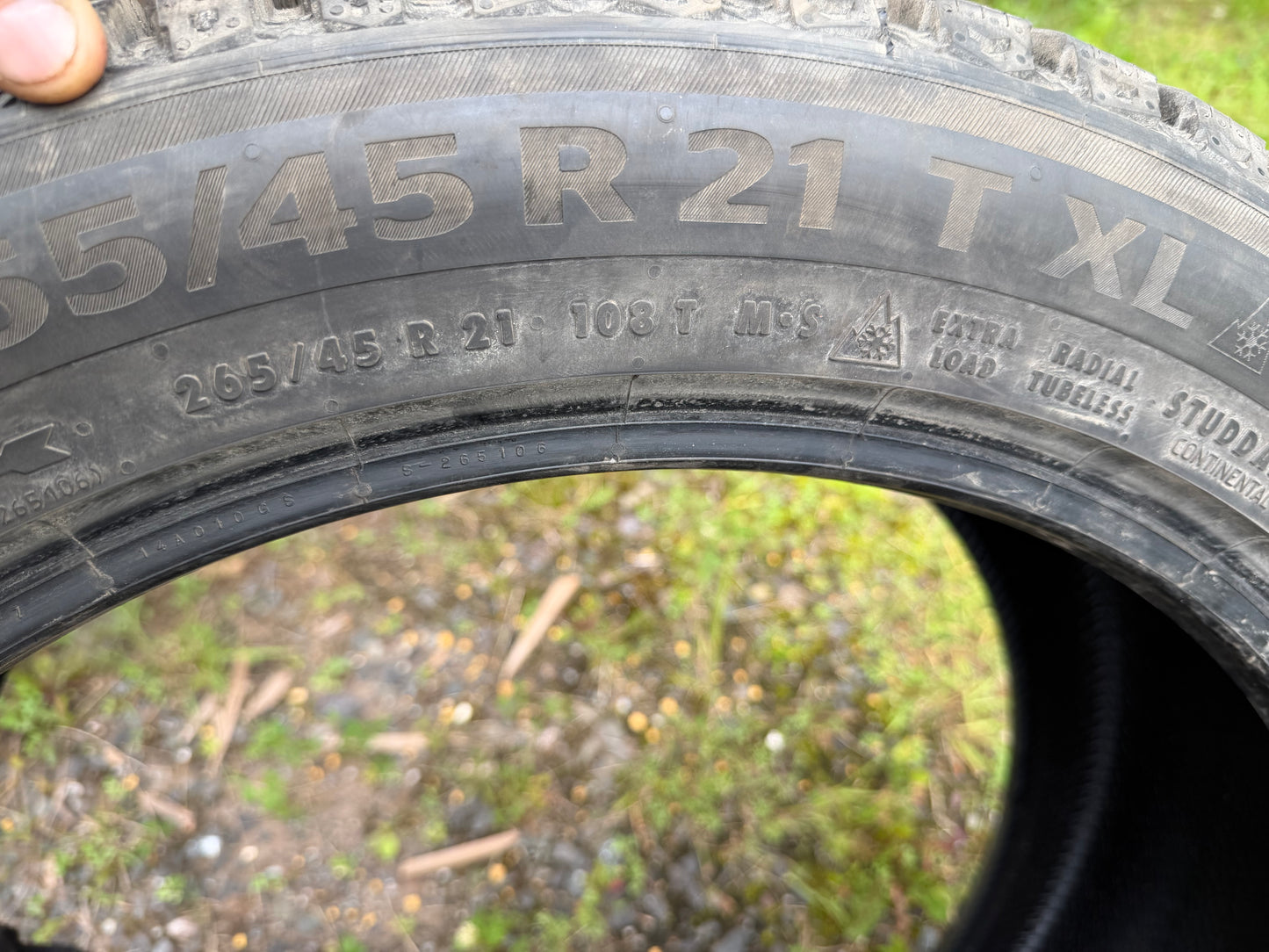 4 pneus d hiver 265/45r21 continental a l etat neuf