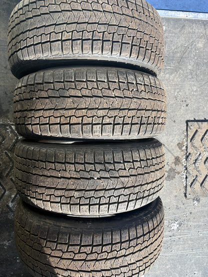 4 pneus d hiver 225/50r17 Yokohama a l état neuf
