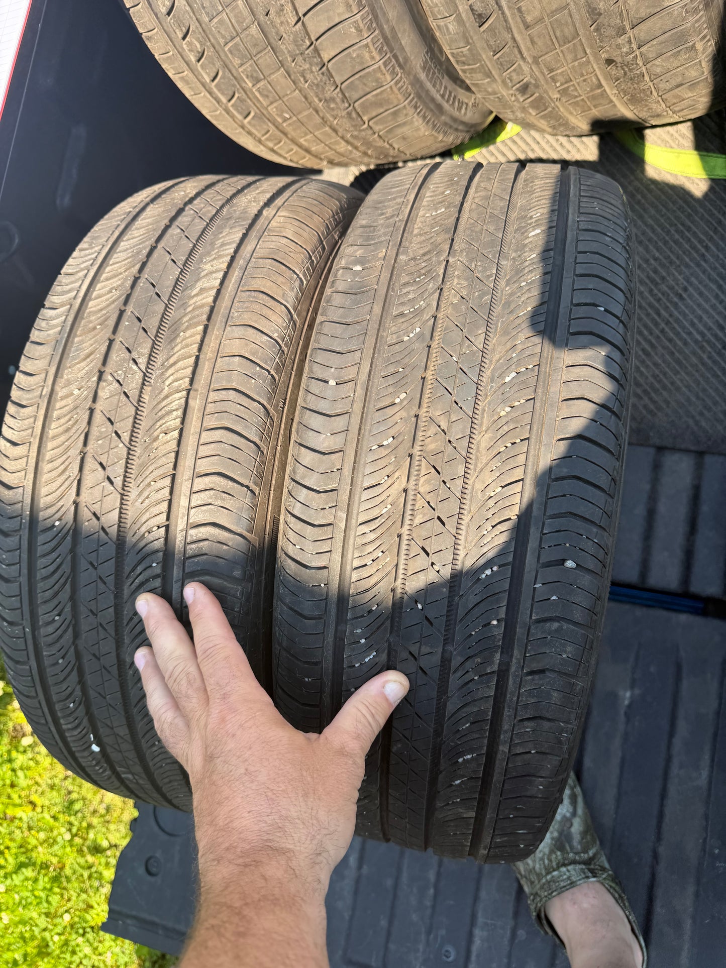 2 pneus d ete 215/55r16 continental en bon état