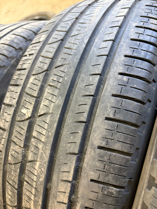 4 pneus d ete 225/65r17 pirelli en bon état