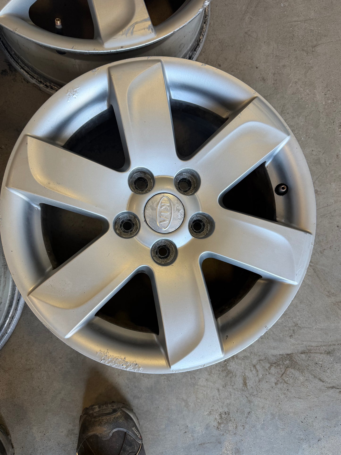 4 mags kia 16 pouces 5x114.3
