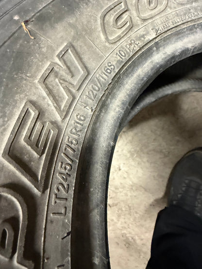 4 pneus d ete lt 245/75r16 toyo 10 plies en bon etat