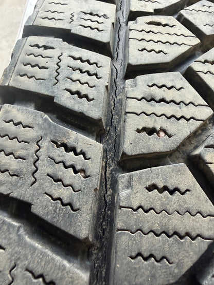 4 pneus d hiver lt 265/70r17 toyo 10 plies
