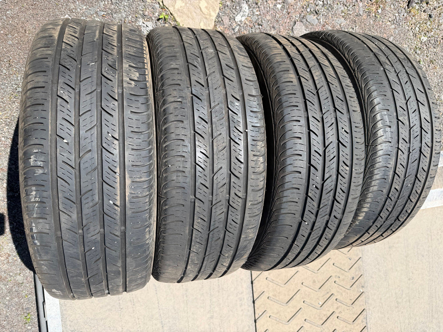 4 pneus d ete 205/55r16 continental en bon etat