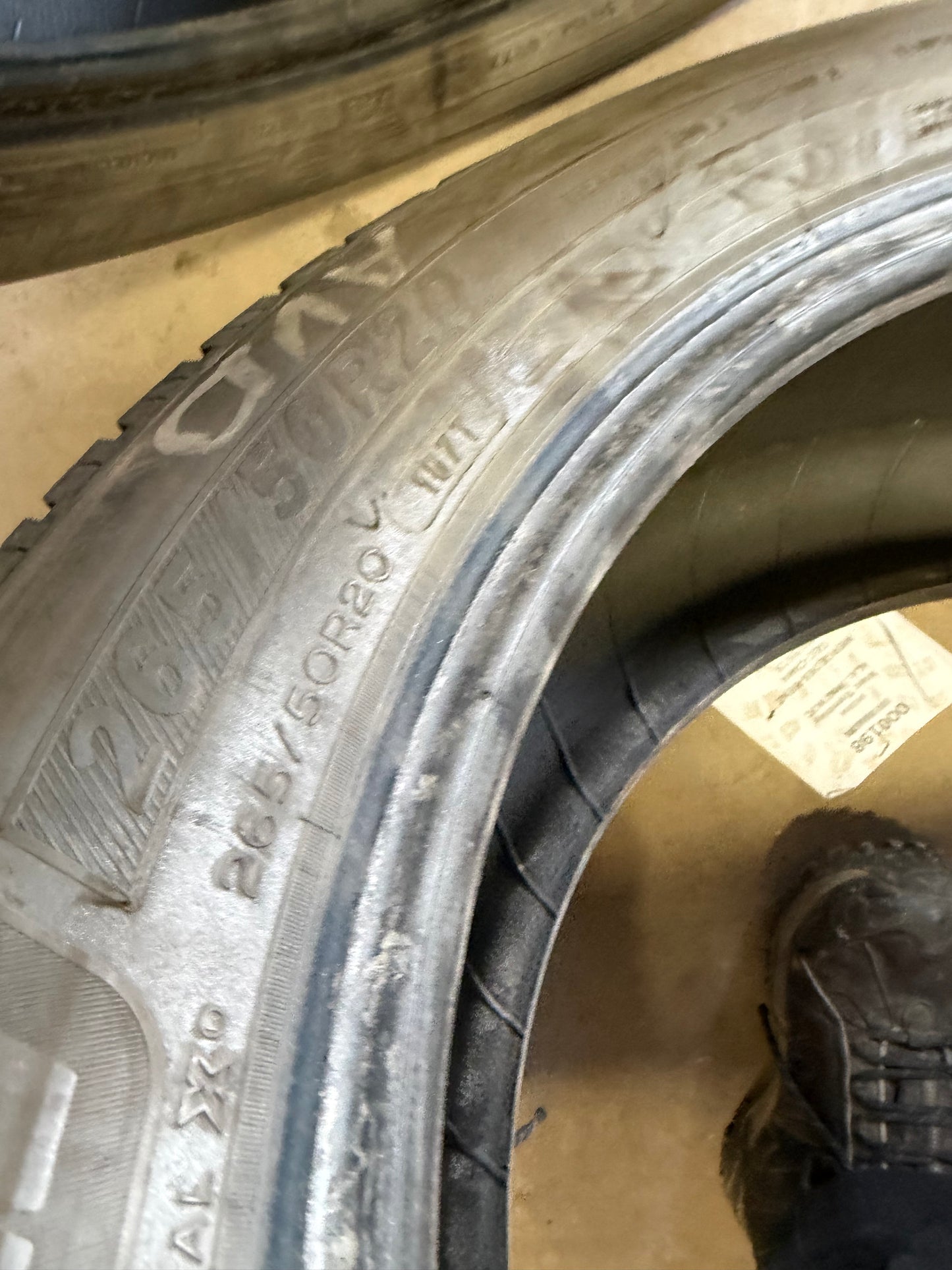 2 pneus d ete 265/50r20 michelin en bon etat