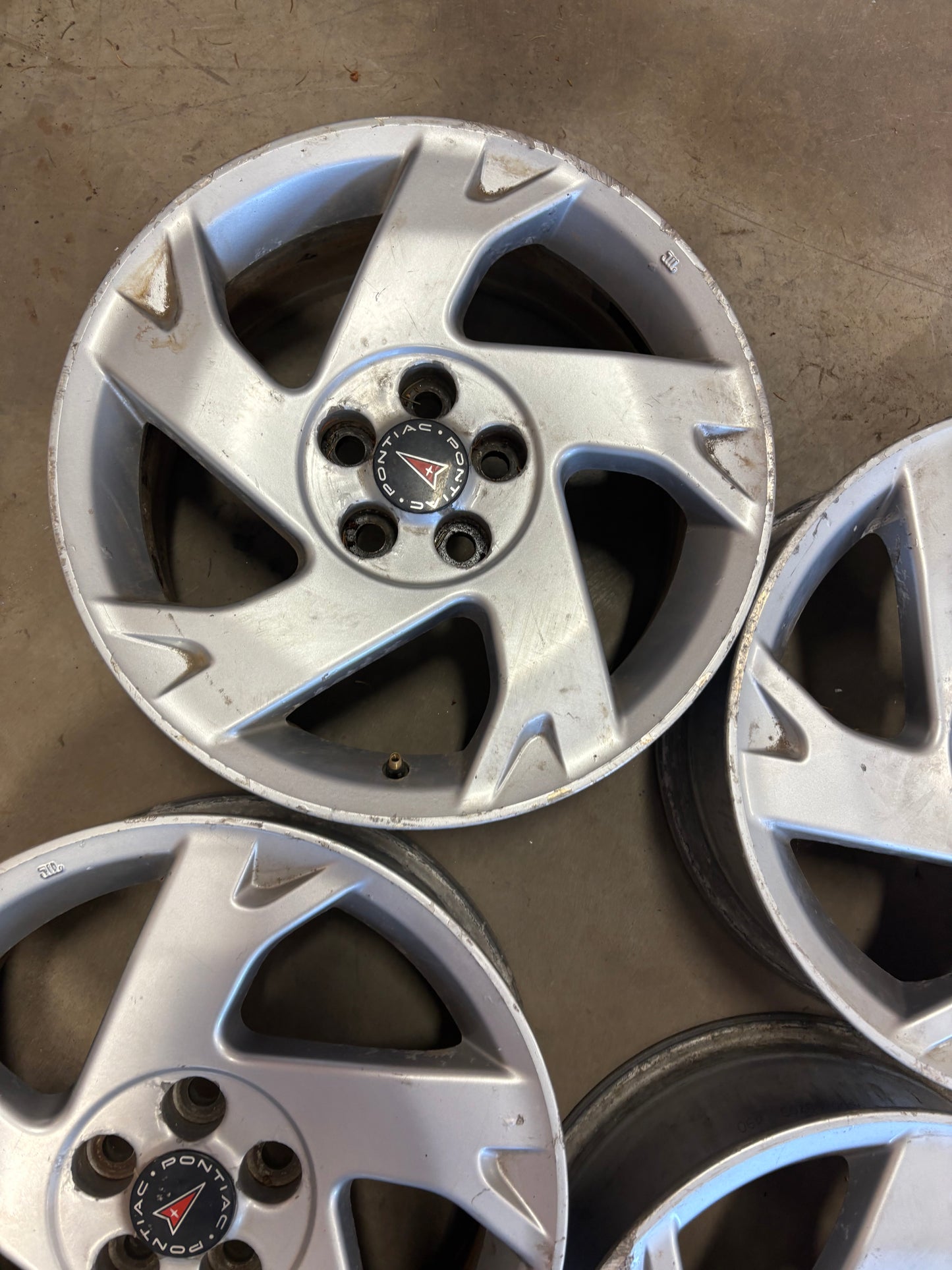 4 mags Pontiac vibe 16 pouces 5x100