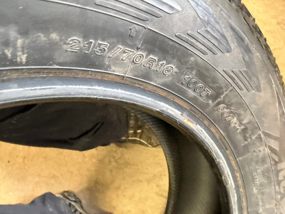4 pneus d hiver 215/70r16 Yokohama a l etat neuf