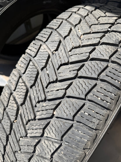 1 pneu d hiver 225/60r18 michelin a l état neuf