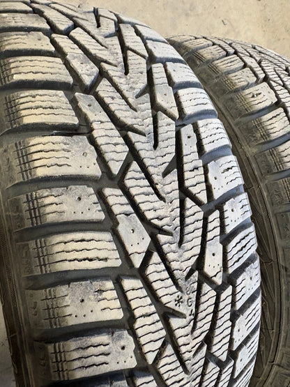4 pneus d hiver 195/55r16 nokian a l etat neuf