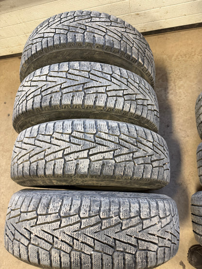 4 pneus d hiver 225/60r18 ironman en tres bon etat