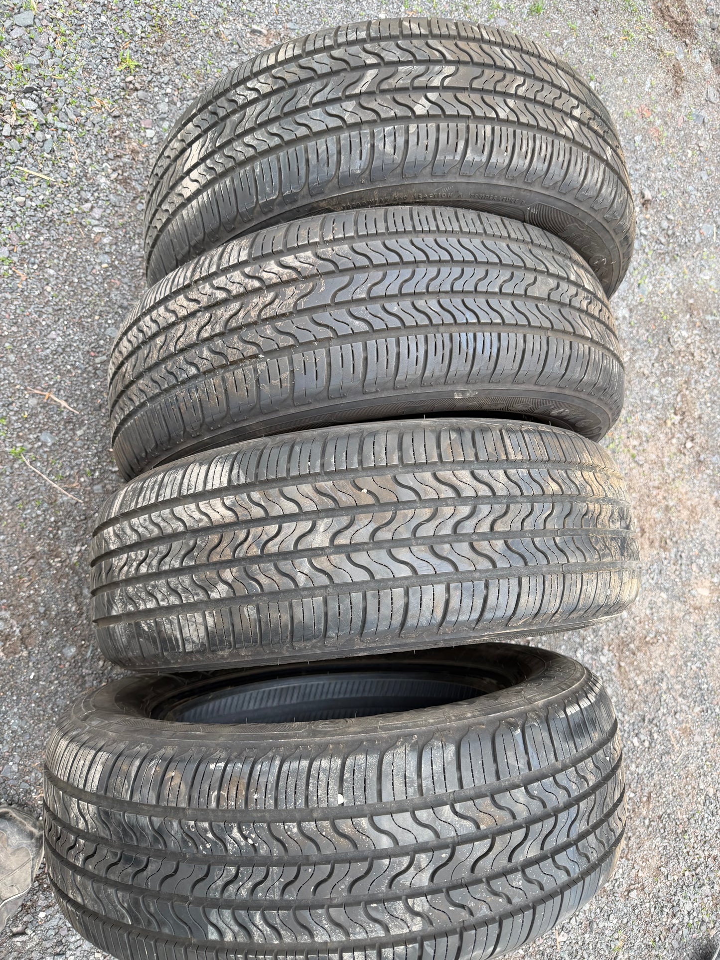 4 pneus d ete 215/60r16 firestone en tres bon état