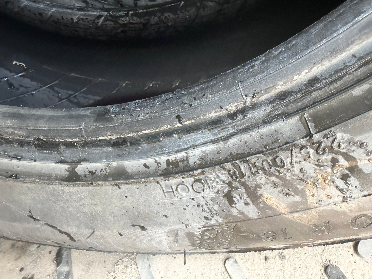 4 pneus d hiver 225/60r18 Michelin en bon état