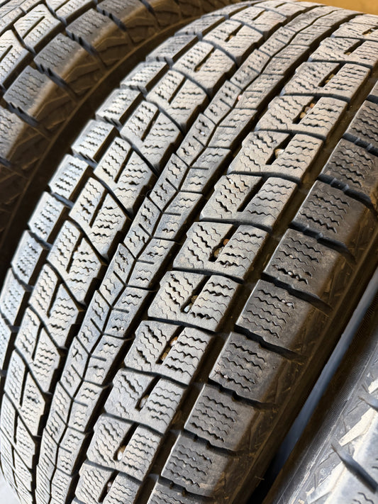 4 pneus d hiver 235/65r17 dunlop en tres bon etat