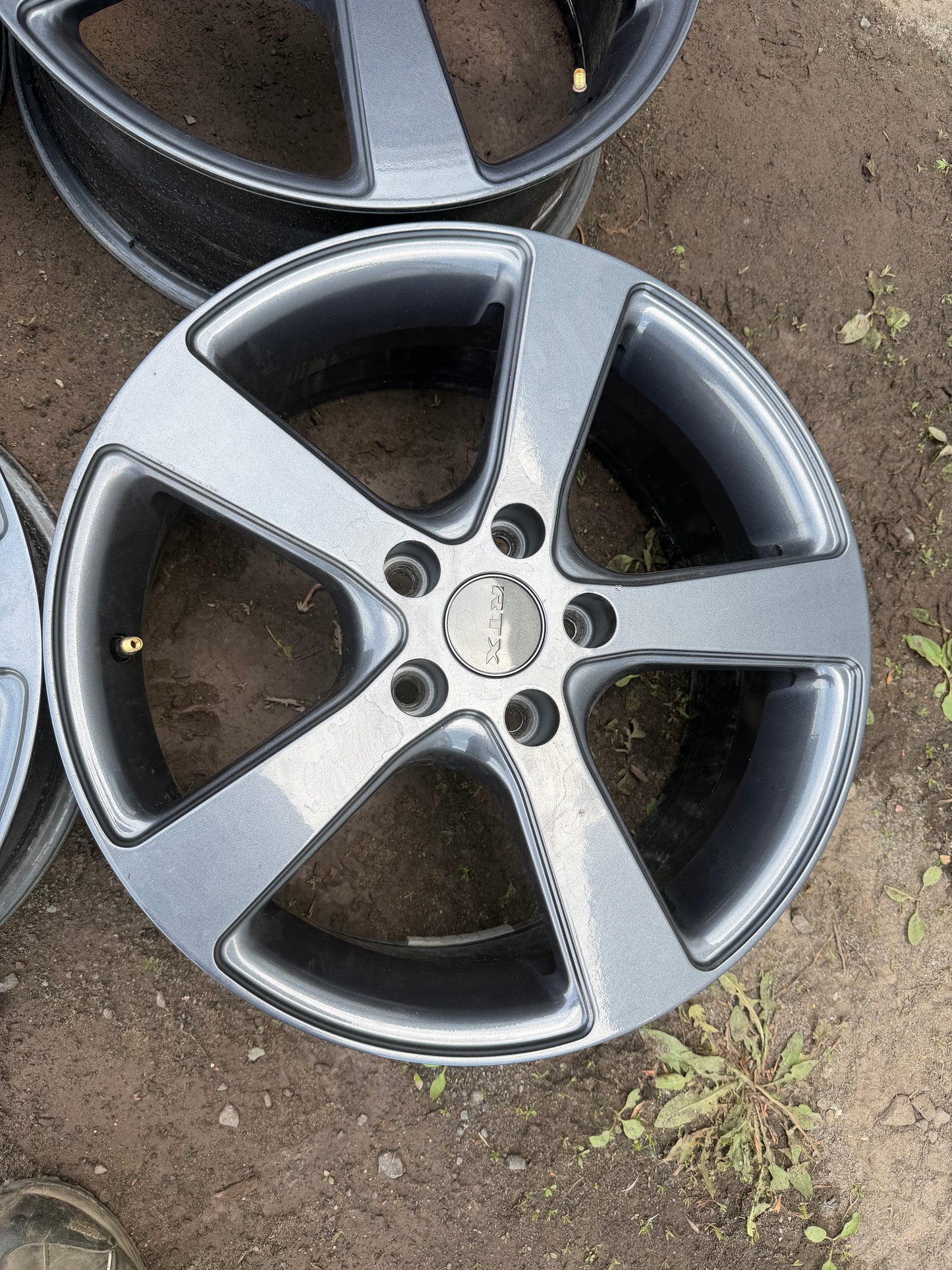4 mags rtx 17 pouces 5x114.3 a l état neuf