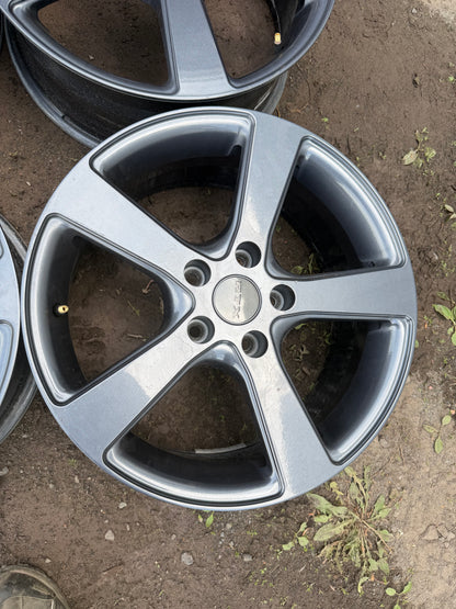 4 mags rtx 17 pouces 5x114.3 a l état neuf