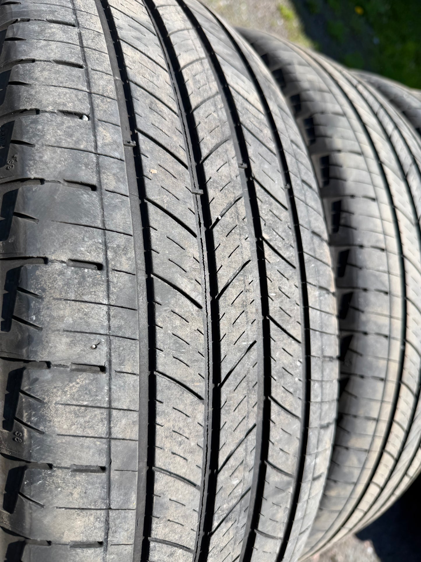 4 pneus d ete 225/65r17 Michelin en bon état