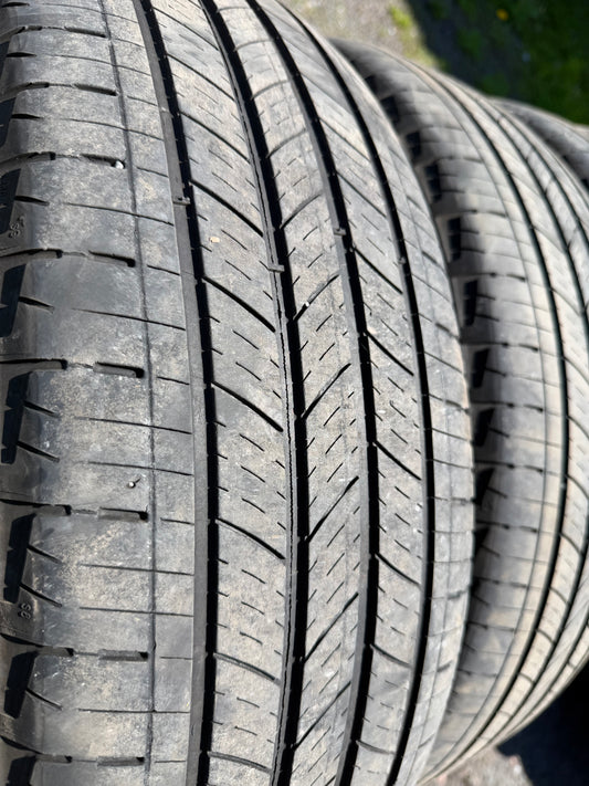 4 pneus d ete 225/65r17 Michelin en bon état