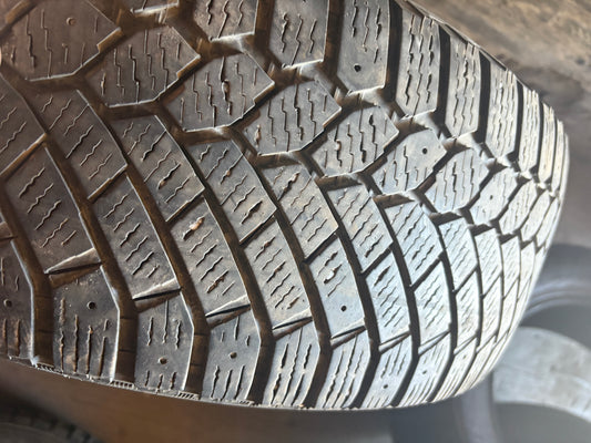 1 pneu d hiver 225/65r17 gislaved