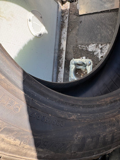 4 pneus d hiver 225/50r17 Michelin en tres bon état
