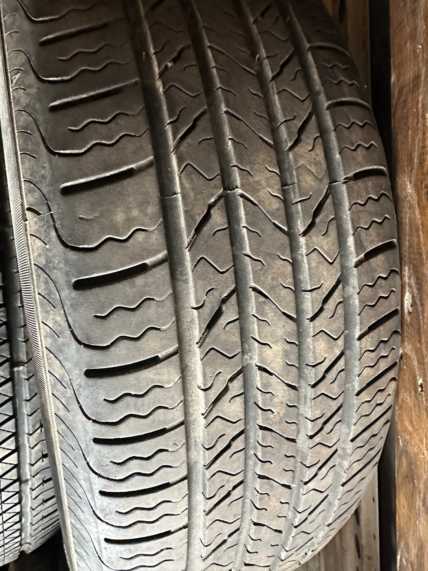 1 pneu d’été 205/60r16 gtradial en très bon état