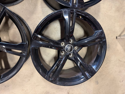4 mags d origine audi 19 pouces 5x112 a l état neuf