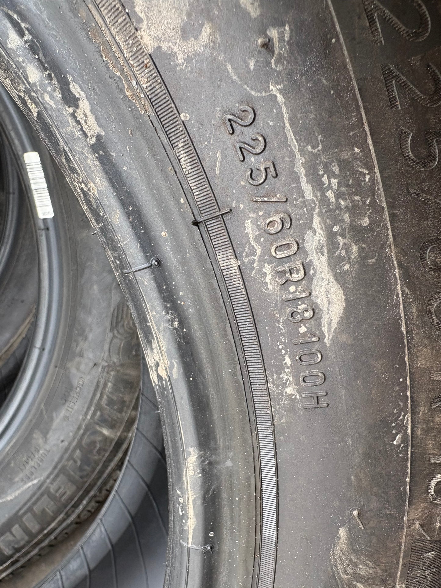 4 pneus d ete neufs 225/60r18 Michelin en liquidation