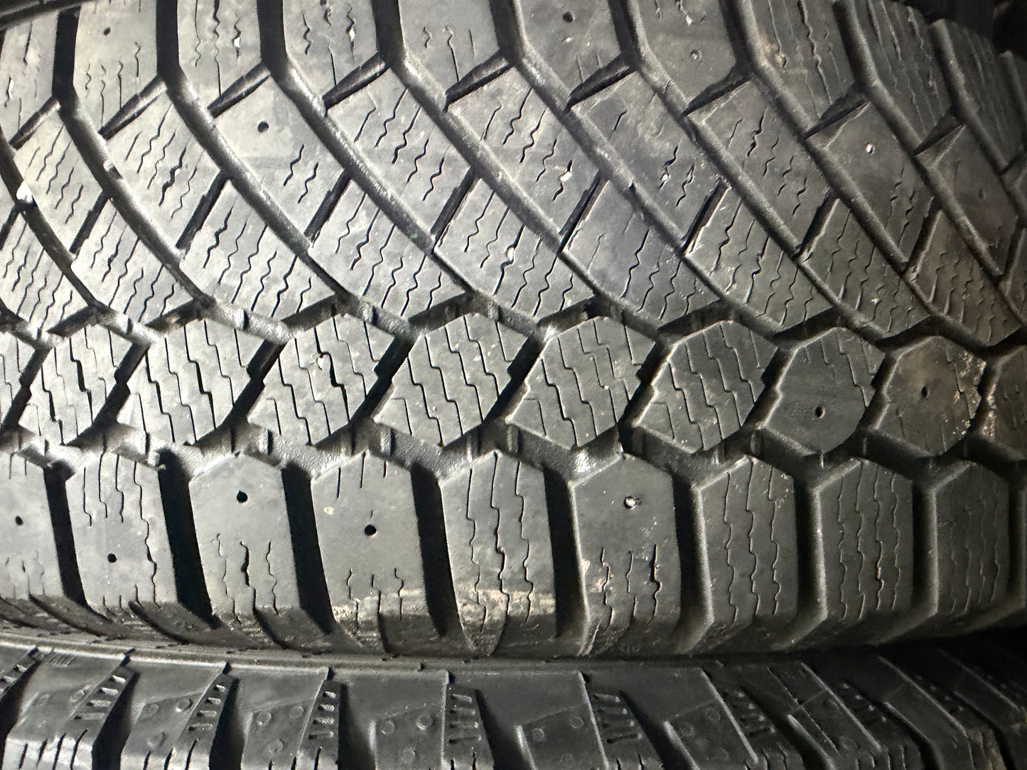 4 pneus d hiver 175/65r15 gislaved