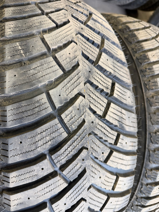 4 pneus d hiver 245/60r18 nexen a l etat neuf