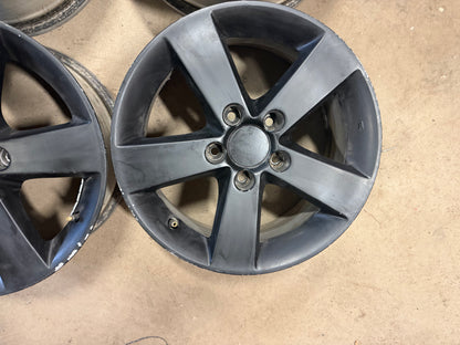 4 mags honda 16 pouces 5x114.3 en bon état