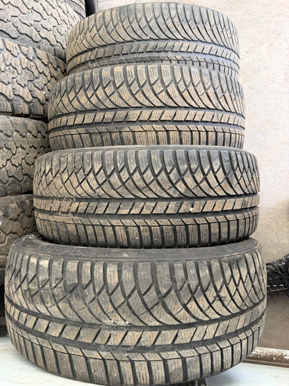 4 pneus d hiver 225/45r18 kumho en tres bon état