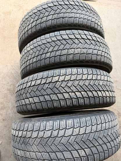 4 pneus d hiver 245/60r18 michelin en bon état