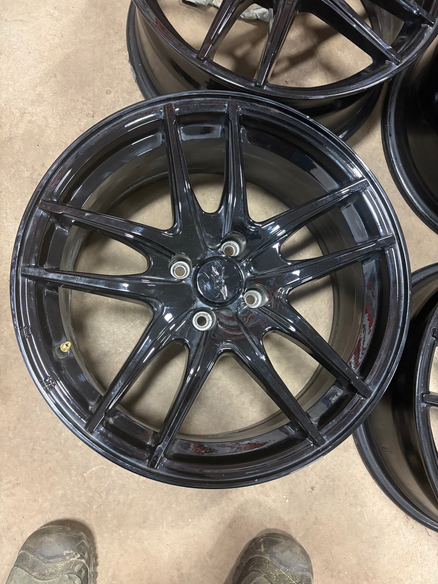 4 mags dai 17 pouces 4x100 ( pour nissan kick )a l etat neuf