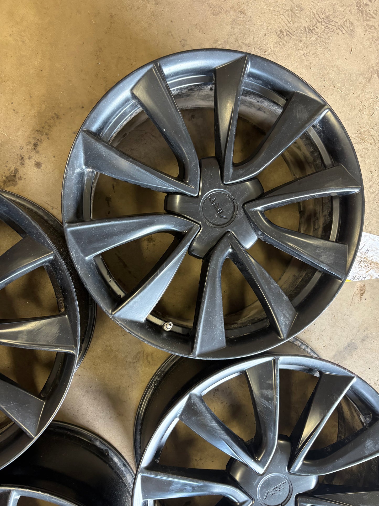 4 mags dai 19 pouces 5x114.3 avec capteur pour tesla