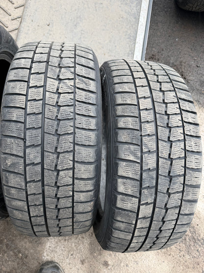 2 pneus d hiver 225/50r17 dunlop en bon état