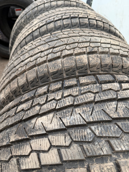 4 pneus d hiver 255/60r18 Yokohama a l état neuf