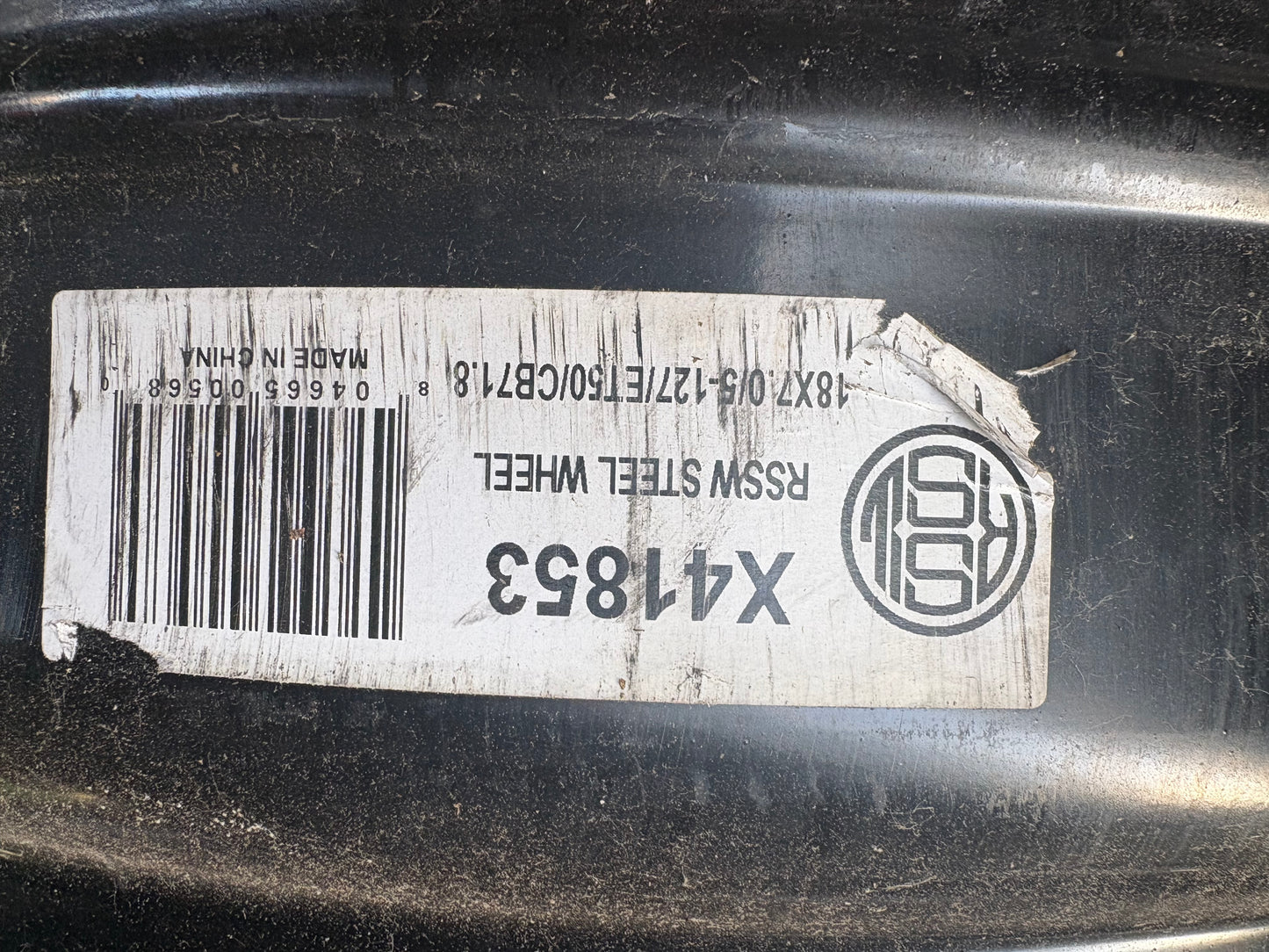 4 roues d acier 18 pouces 5x127 en bon état