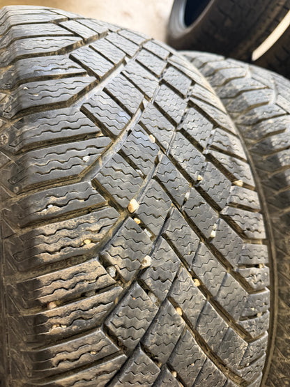 4 pneus d hiver 235/55r19 continental en tres bon etat