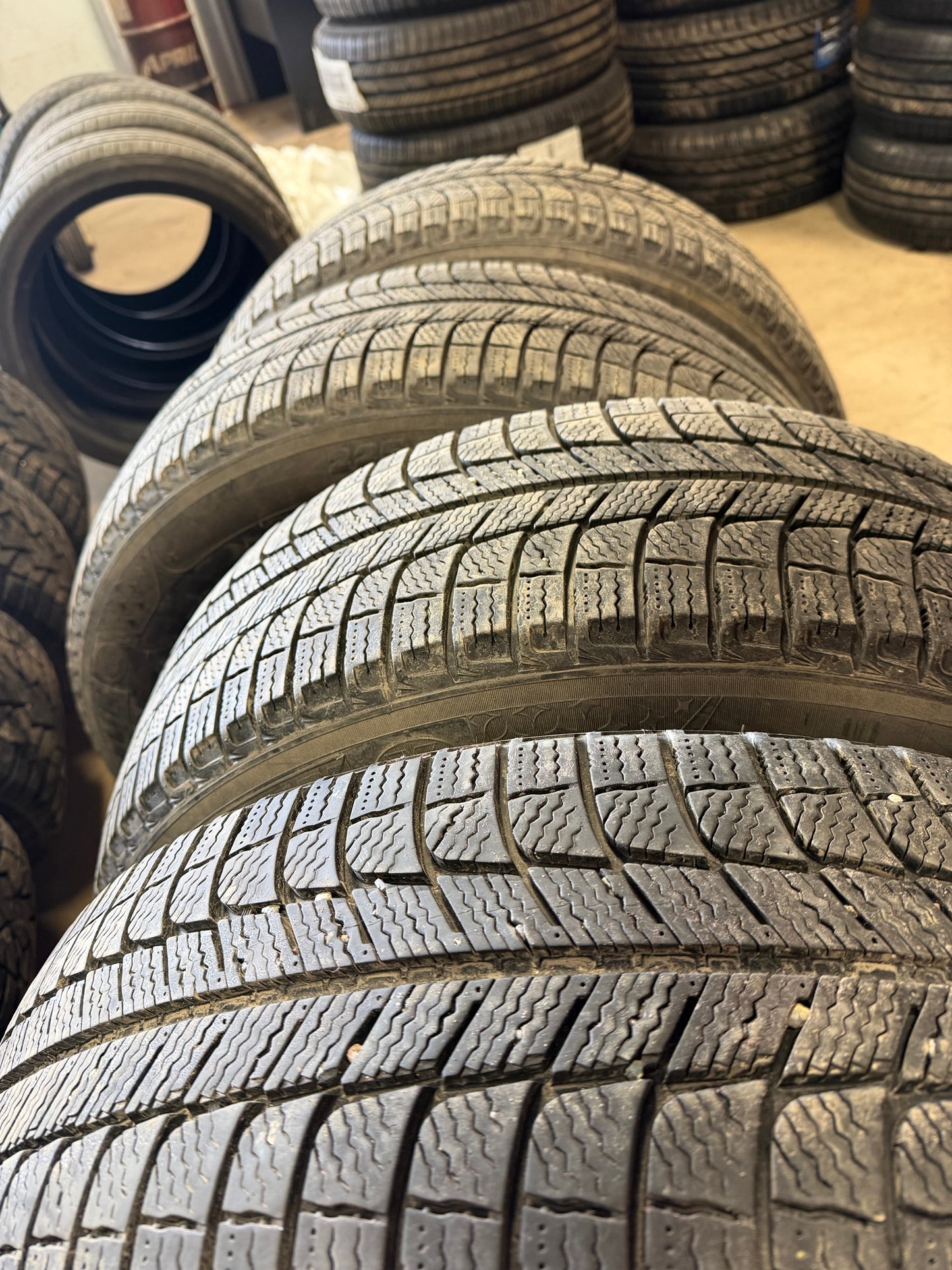 4 pneus d hiver 225/60r18 michelin a l état neuf