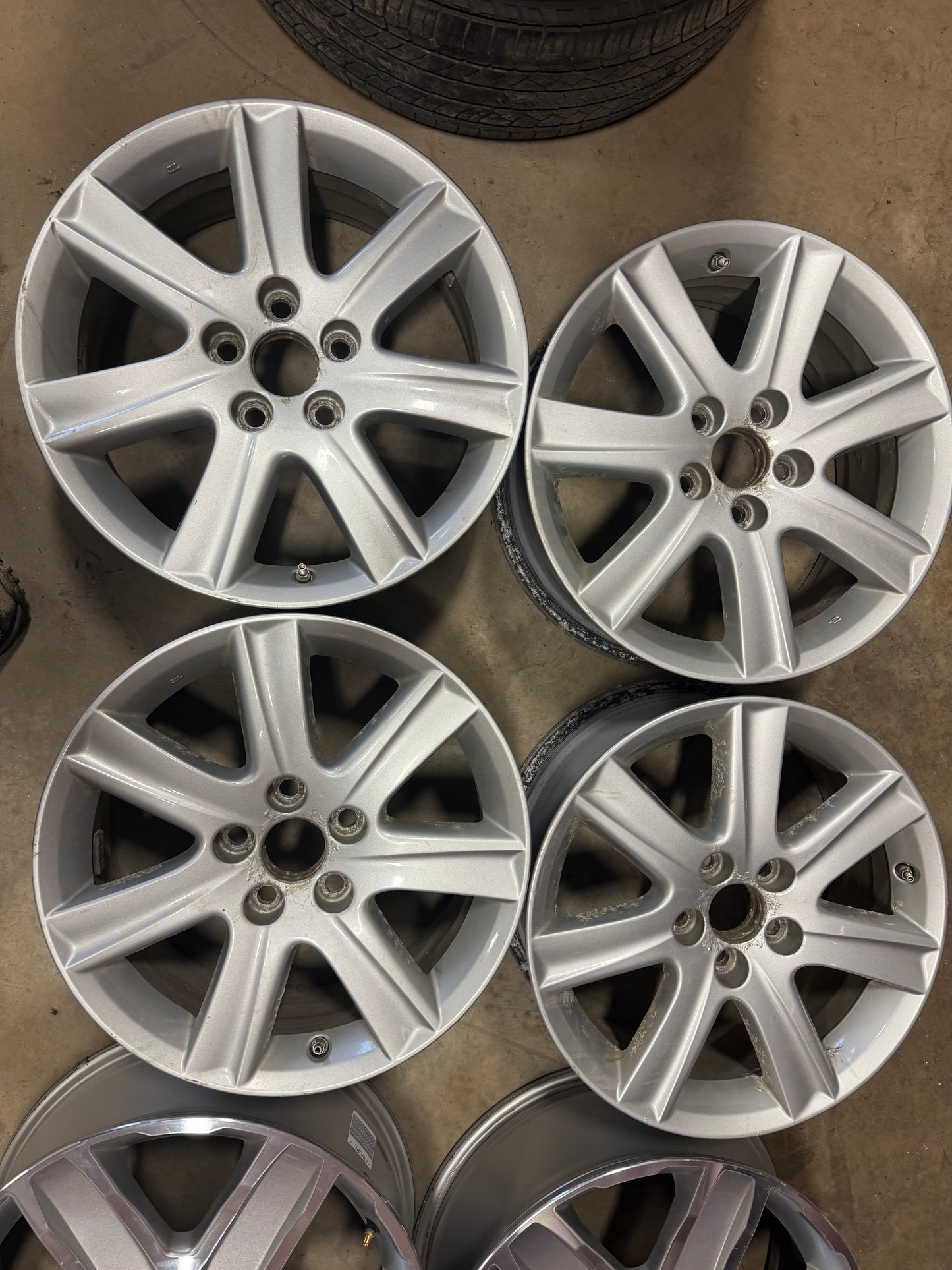 4 mags toyota 17 pouces 5x114.3