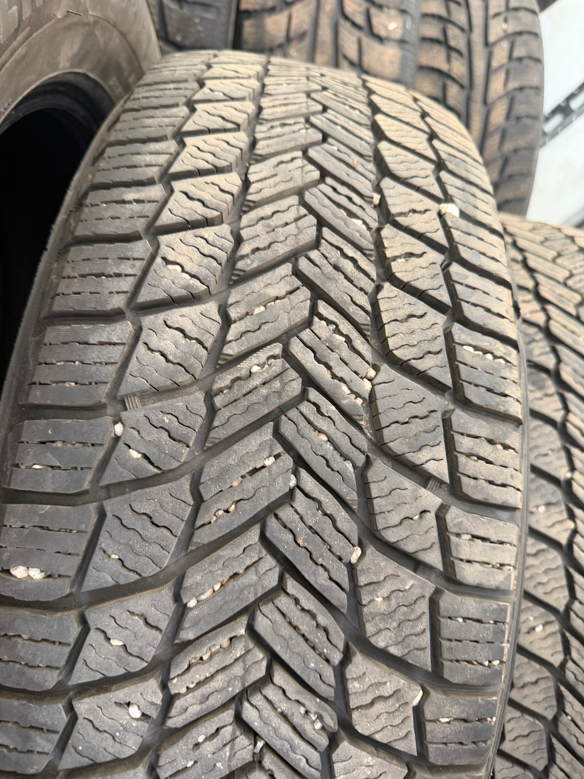 4 pneus d hiver 235/65r18 michelin a l état neuf