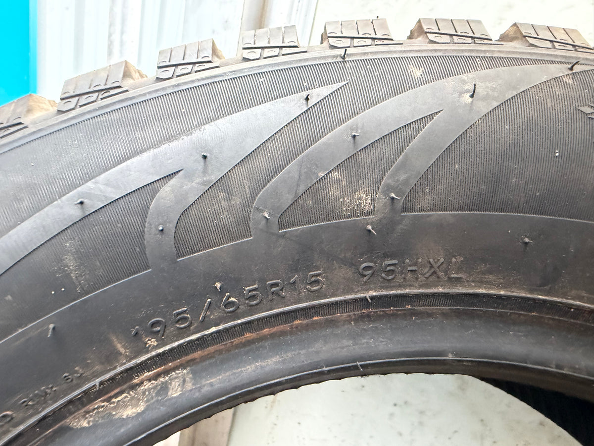 1 pneu d hier 195/65r15 sailum a l état neuf