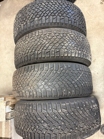 4 pneus d hiver 245/50r20 continental a clous a l etat neuf
