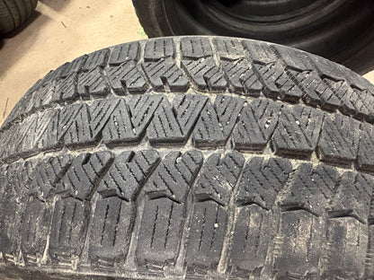 1 pneu d hiver 225/40r18 Bridgestone a l état neuf