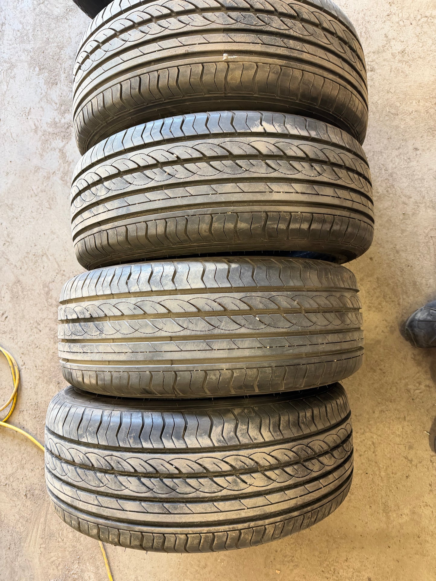 4 pneus d ete 225/55r17 cantara a l etat neuf
