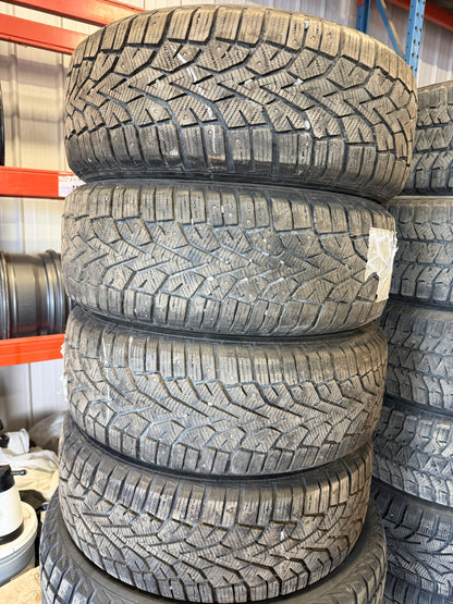 4 pneus d hiver 205/60r16 general a clous a l etat neuf