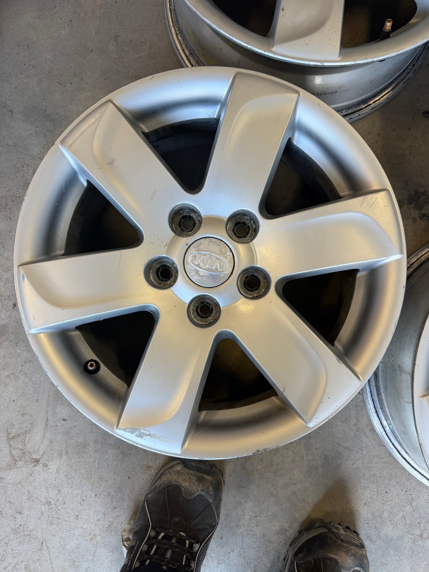 4 mags kia 16 pouces 5x114.3