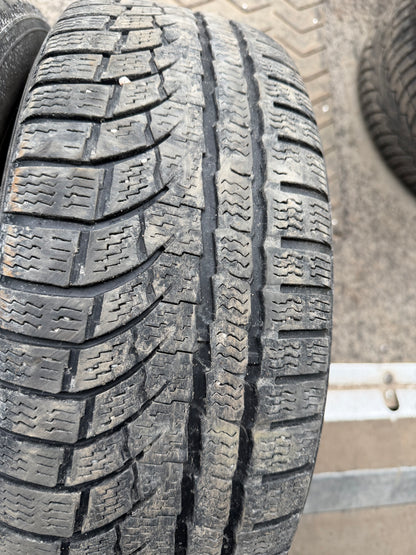 2 pneus d hiver 195/65r15 nokian